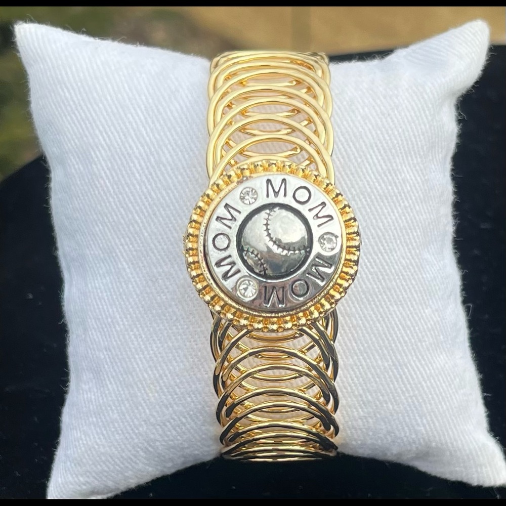 Mom sport chunky snap cuff- gold